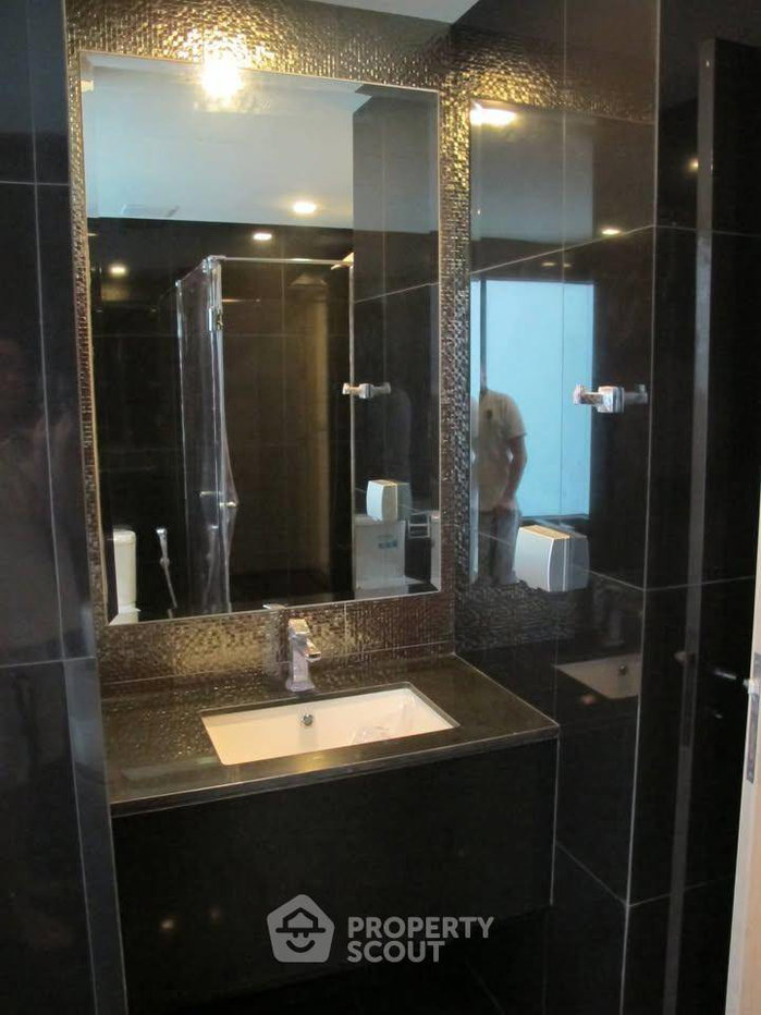 picture 2-BR Condo at Rhythm Sukhumvit 36-38 near BTS Thong Lor (ID 2212093) - 11/16