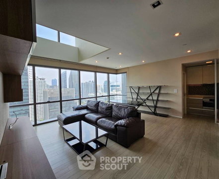 28th-Floor 2-BR Condo At The Room Sukhumvit 21, MRT Sukhumvit (ID 3115624)