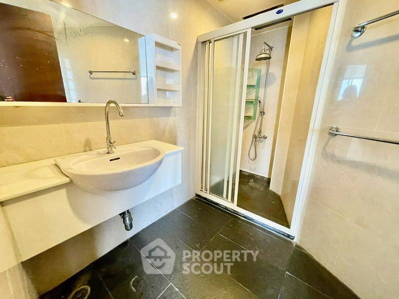picture 3-BR Condo at Rama Harbour View Condominium in Surasak (ID 3222674) - 13/15