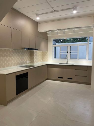 ให้เช่าทาวน์โฮม 3 ห้องนอน 250 ตร.ม. 25 ตร.ว. เขตห้วยขวาง