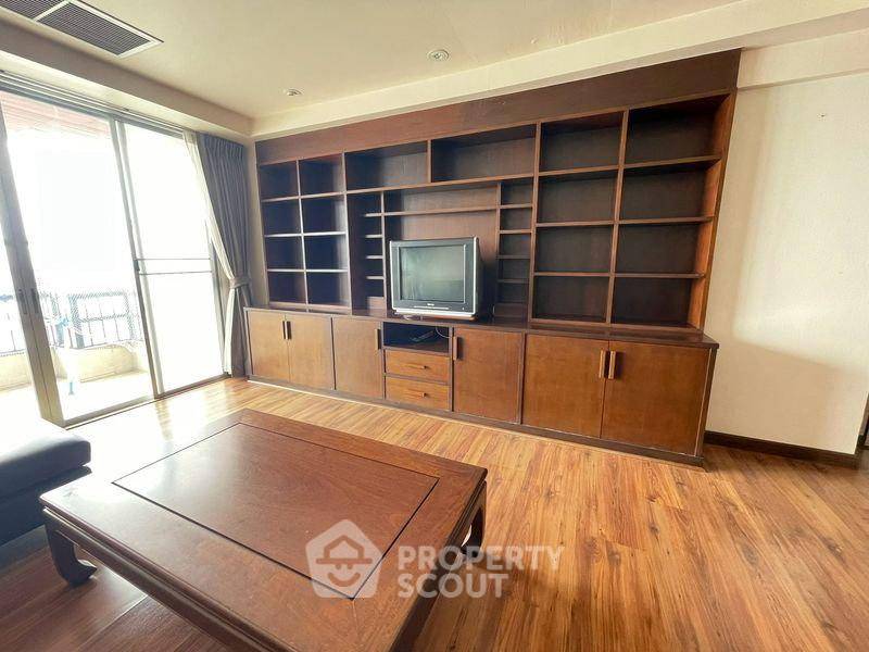 picture 3-BR Condo at Rama Harbour View Condominium in Surasak (ID 3222674) - 5/15