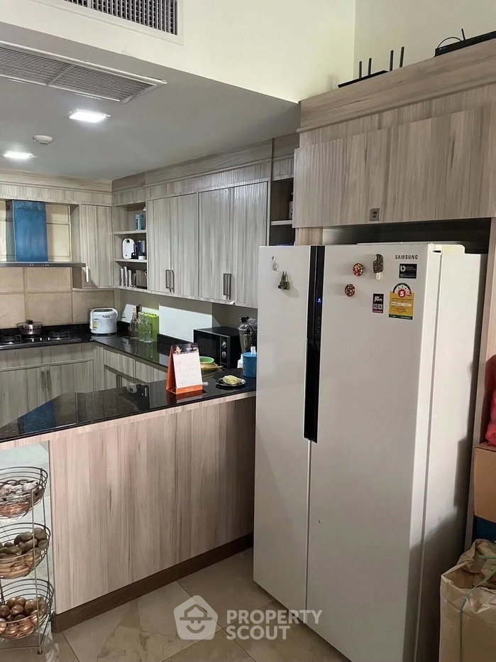 รูป คอนโด 2 ห้องนอน เลี้ยงสัตว์ได้ Premier Condominium ใกล้ BTS พร้อมพงษ์ 300 ม. (ID 2883806) - รูปที่ 5/5