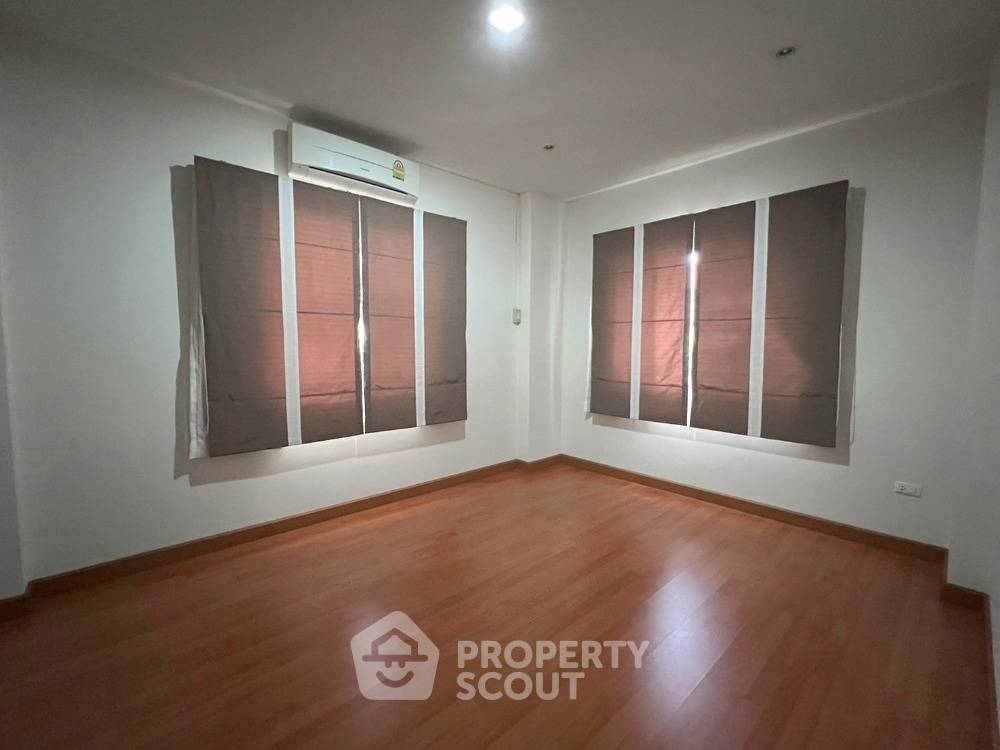 picture Spacious 3-BR House, 204 Sqm, Hang Dong, Chiang Mai (ID 1542221) - 13/13