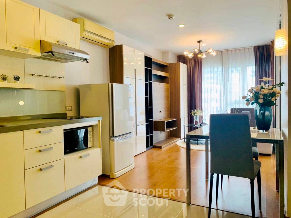 รูป คอนโด 1-ห้องนอน ที่ ทัวร์มาลีน (โกลด์) สาทร-ตากสิน ใกล้ BTS กรุงธนบุรี (ID 2837823) - รูปที่ 2/8