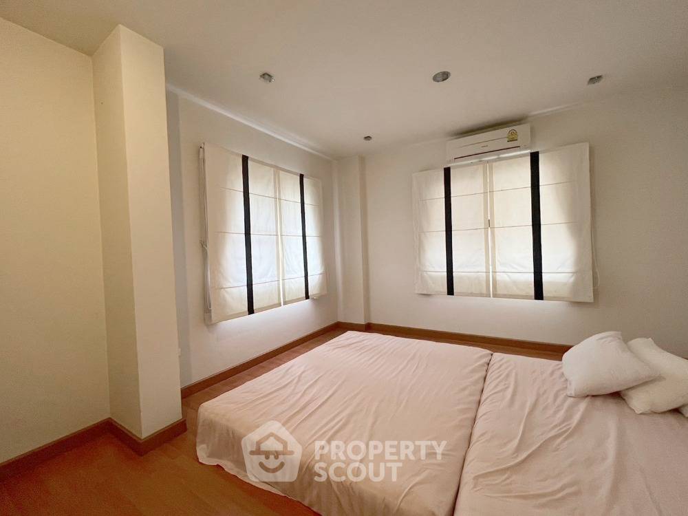 picture Spacious 3-BR House, 204 Sqm, Hang Dong, Chiang Mai (ID 1542221) - 9/13