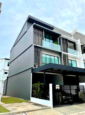 Townhouses for rent The Crystal : Townhome For Rent : The Landmark Ekamai - Ramindra📍Near Central Eastville