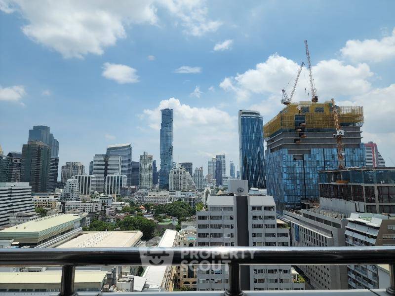 รูป คอนโด 3-ห้องนอน ที่ สีลมแกรนด์เทอเรส คอนโดมิเนียม ใกล้ BTS ศาลาแดง (ID 2834260) - รูปที่ 4/8