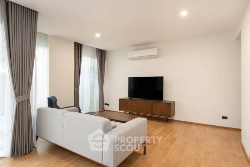 picture 100m To BTS Thong Lo | 2-BR At Von Napa Sukhumvit 38 Condominium (ID 2834514) - 1/7