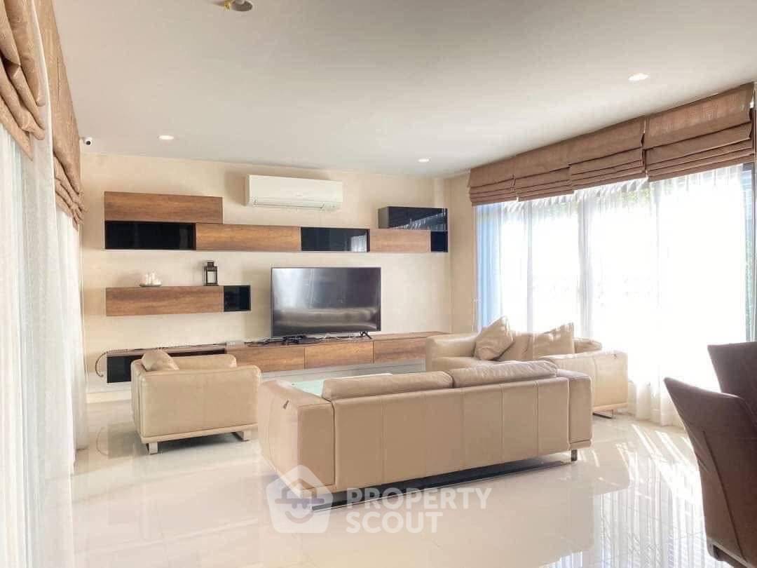 รูป บ้าน 3 ห้องนอน ขนาด 287 ตร.ม. โครงการ Setthasiri Krungthep Kreetha (ID 3306494) - รูปที่ 4/6