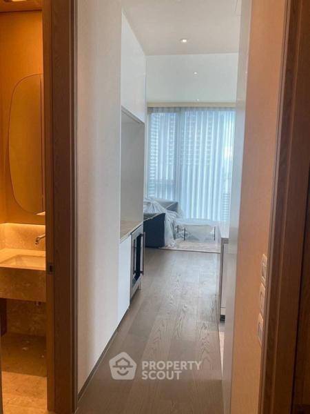 picture Pet-Friendly 1-BR SCOPE Langsuan, 200m To BTS Chit Lom (ID 2835334) - 3/7