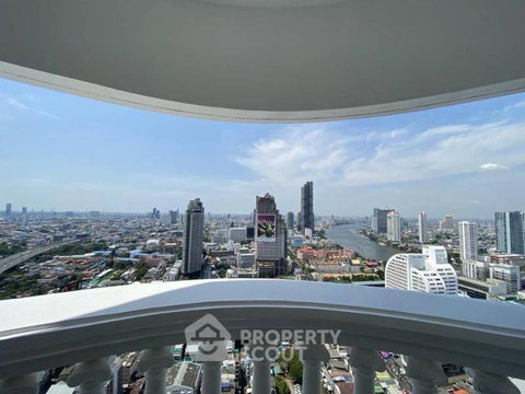 Studio Condo at Nusa State Tower Condominium near BTS Saphan Taksin (ID 2918457)