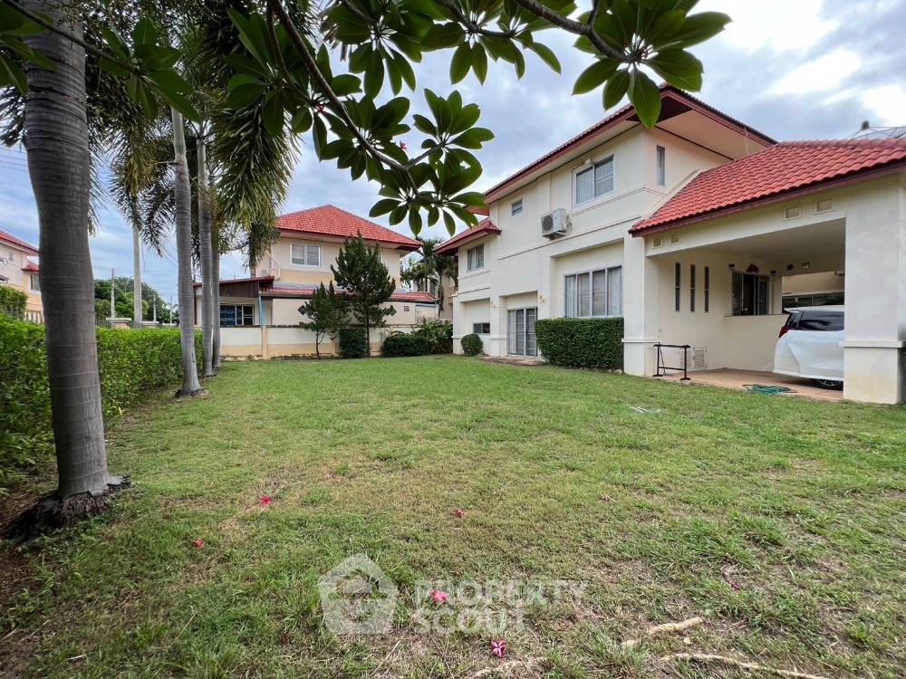 picture Spacious 3-BR House, 204 Sqm, Hang Dong, Chiang Mai (ID 1542221) - 1/13