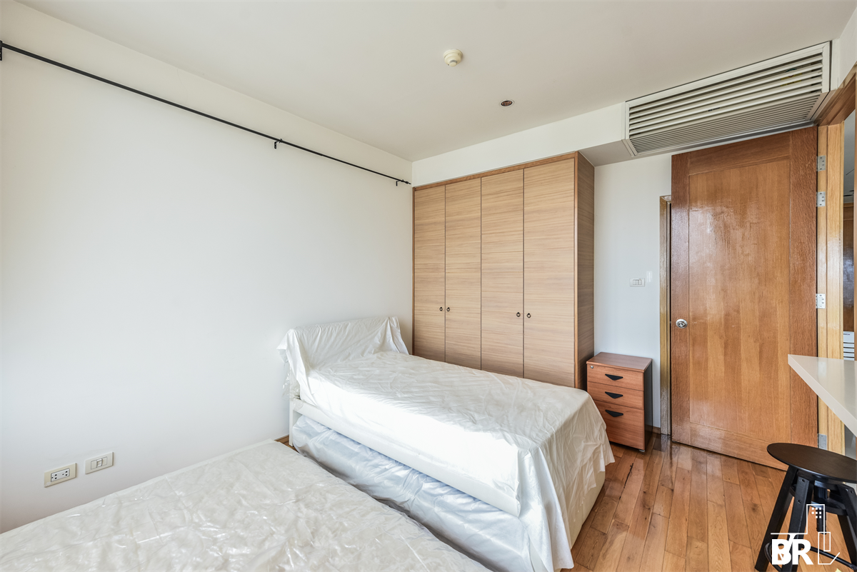 picture The Empire Place Comfortable and Ready to Move-in - 9/10