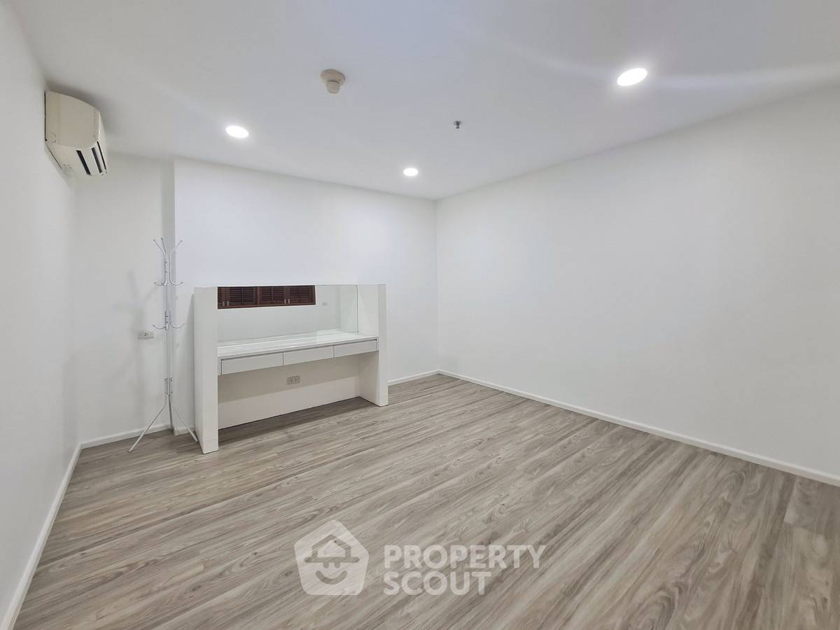 รูป คอนโด 3-ห้องนอน ที่ ทิว ริเวอร์ เพลส คอนโดมิเนียม ใกล้ MRT สิรินธร (ID 2875656) - รูปที่ 16/30
