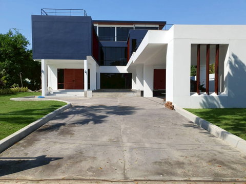 LTH14375-R269 - Luxury Pool Villa FOR SALE Sukhumvit 62 700 sqm. 5 Beds 7 Baths Near BTS Bang Chak 75MB