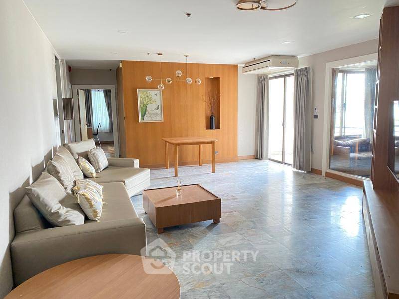 picture Spacious 2-BR 120 Sqm At Moon Tower Condominium Near BTS Thong Lor (ID 2834879) - 1/6