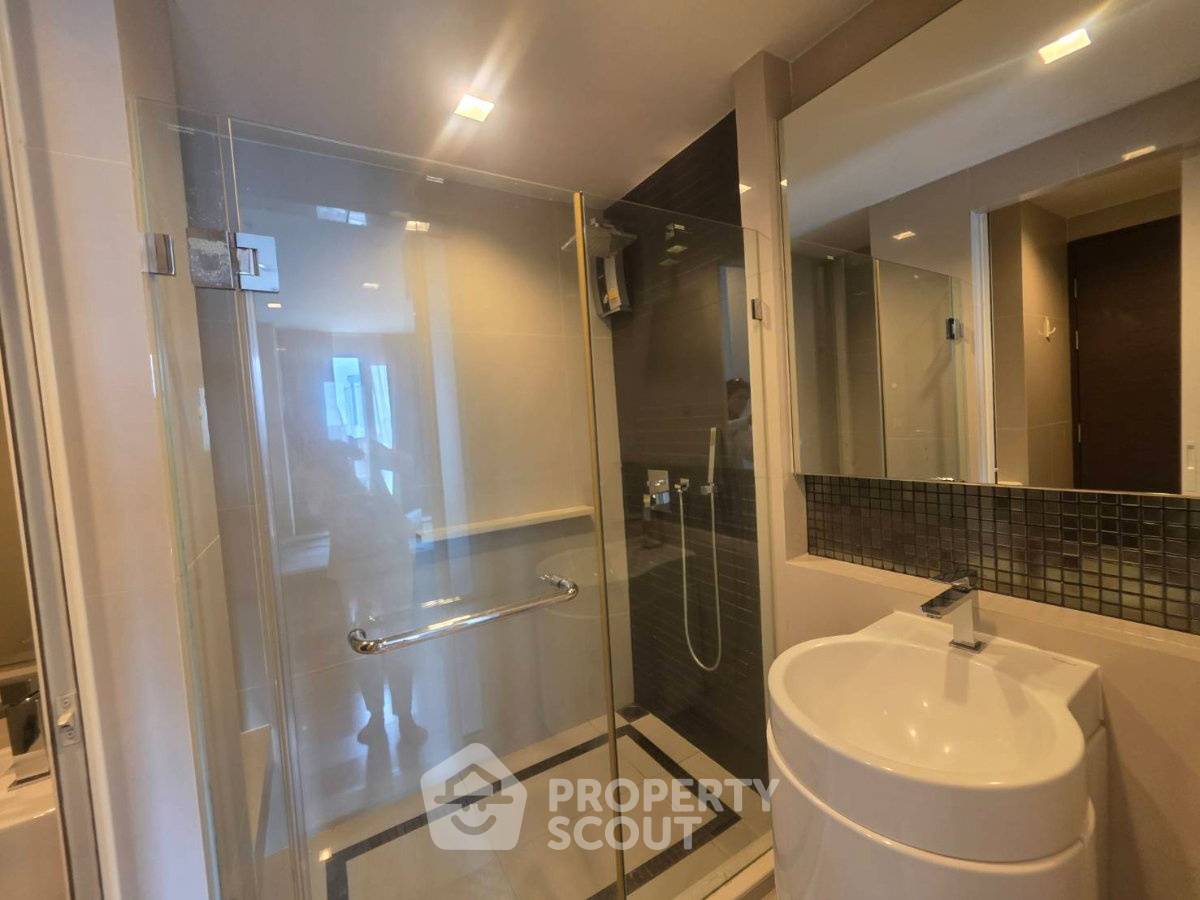 รูป คอนโด 1-ห้องนอน ที่ ริธึ่ม สาทร ใกล้ BTS สะพานตากสิน (ID 2985432) - รูปที่ 7/9