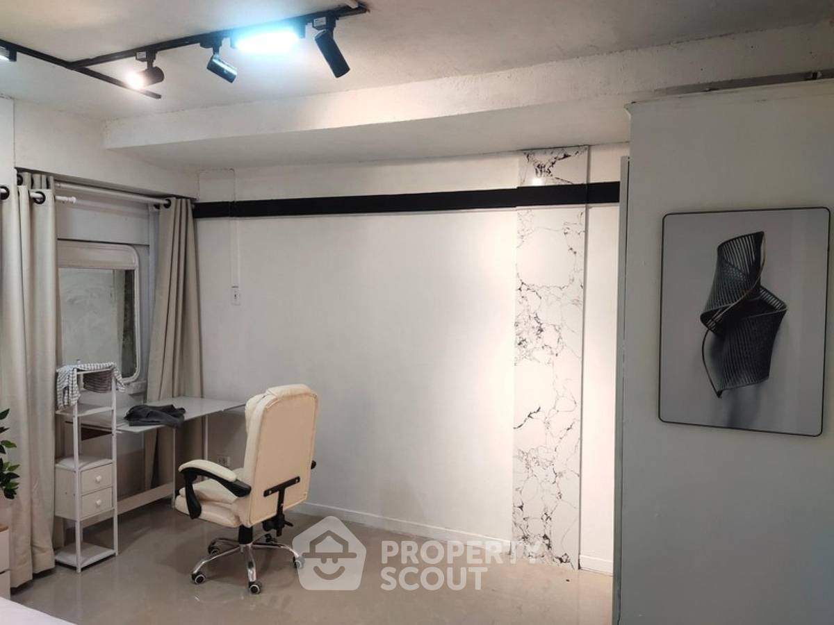 รูป คอนโด 2-ห้องนอน ที่ ศรีวรา แมนชั่น 2 ใกล้ MRT ศูนย์วัฒนธรรมแห่งประเทศไทย (ID 3214494) - รูปที่ 11/12