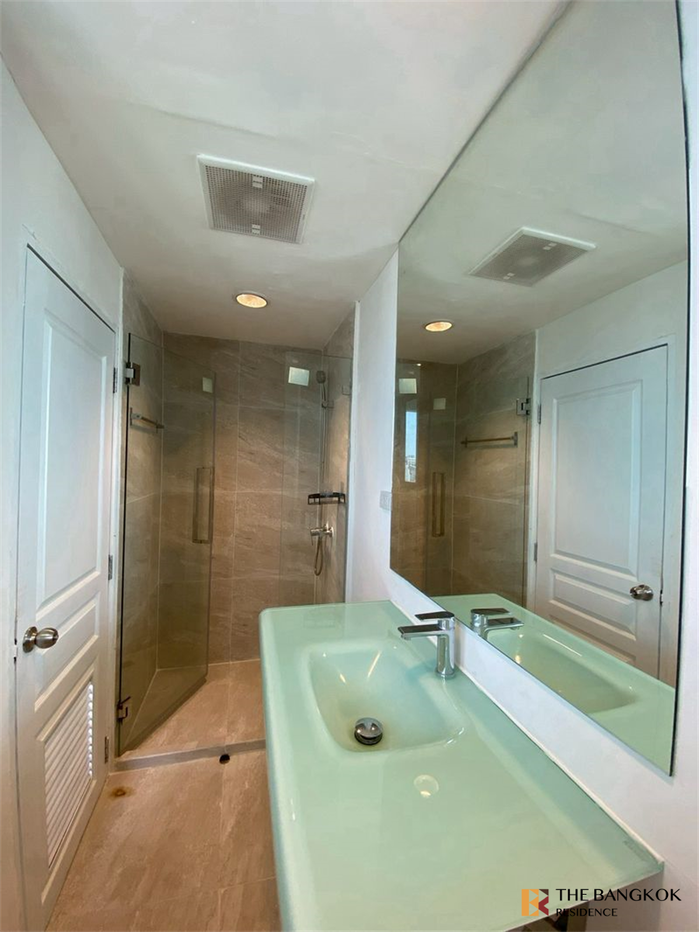 picture Condo in Great Location, Ready-to-move-in Waterford Diamond - 9/10