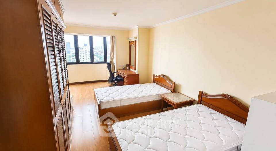 picture 2-BR Condo at Omni Tower near BTS Nana (ID 3259321) - 4/14