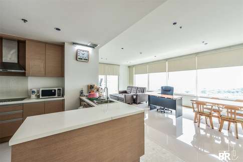 💟💟The Empire Place Corner Unit, High Floor, Spacious Balcony, Great Price, Near BTS Chong Nonsi💟💟