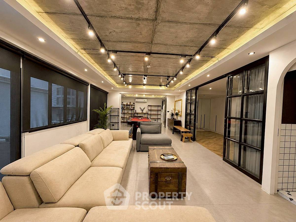 รูป คอนโด 2-ห้องนอน ที่ สราญใจ แมนชั่น คอนโดมิเนียม ใกล้ BTS นานา (ID 3023961) - รูปที่ 1/17