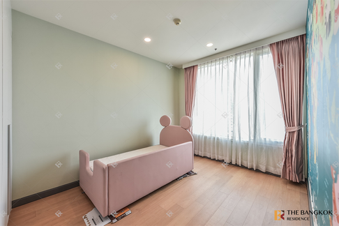 The Empire Place Luxuriously Elevated Unit