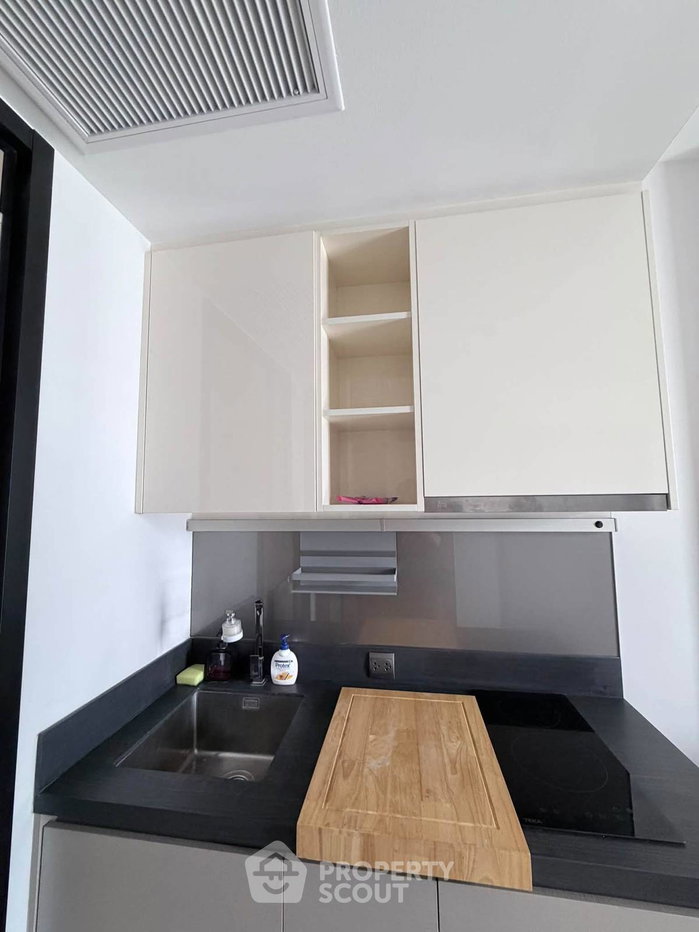 รูป คอนโดชั้น 20 ห้องนอน 1 ห้อง Oka Haus Sukhumvit 36 ใกล้ BTS ทองหล่อ (ID 3305861) - รูปที่ 7/7