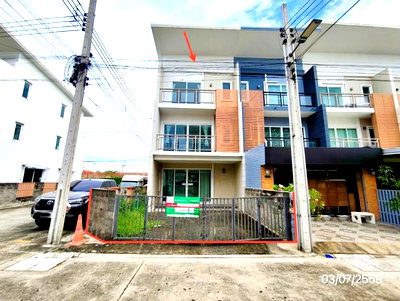 ทาวน์โฮม กรุงเทพมหานคร : ทาวน์เฮ้าส์ 25.7 ตร.วา ดีลักซ์ ทาวน์ เขตบางเขน กรุงเทพมหานคร 3.2M