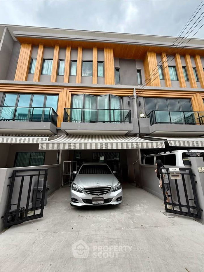 picture 3-BR Townhouse at Eigen Rama9 in Prawet (ID 3307048) - 25/30