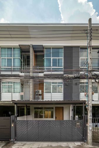 4-bed townhouse for rent, 206 sqm, 25 sq wah, ONYX  Lat Phrao - Nakniwat