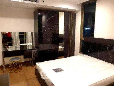 Condos for rent : 17th-Floor 2-BR Condo At Supalai Oriental Sukhumvit 39 Near MRT Phetchaburi (ID 2835893)