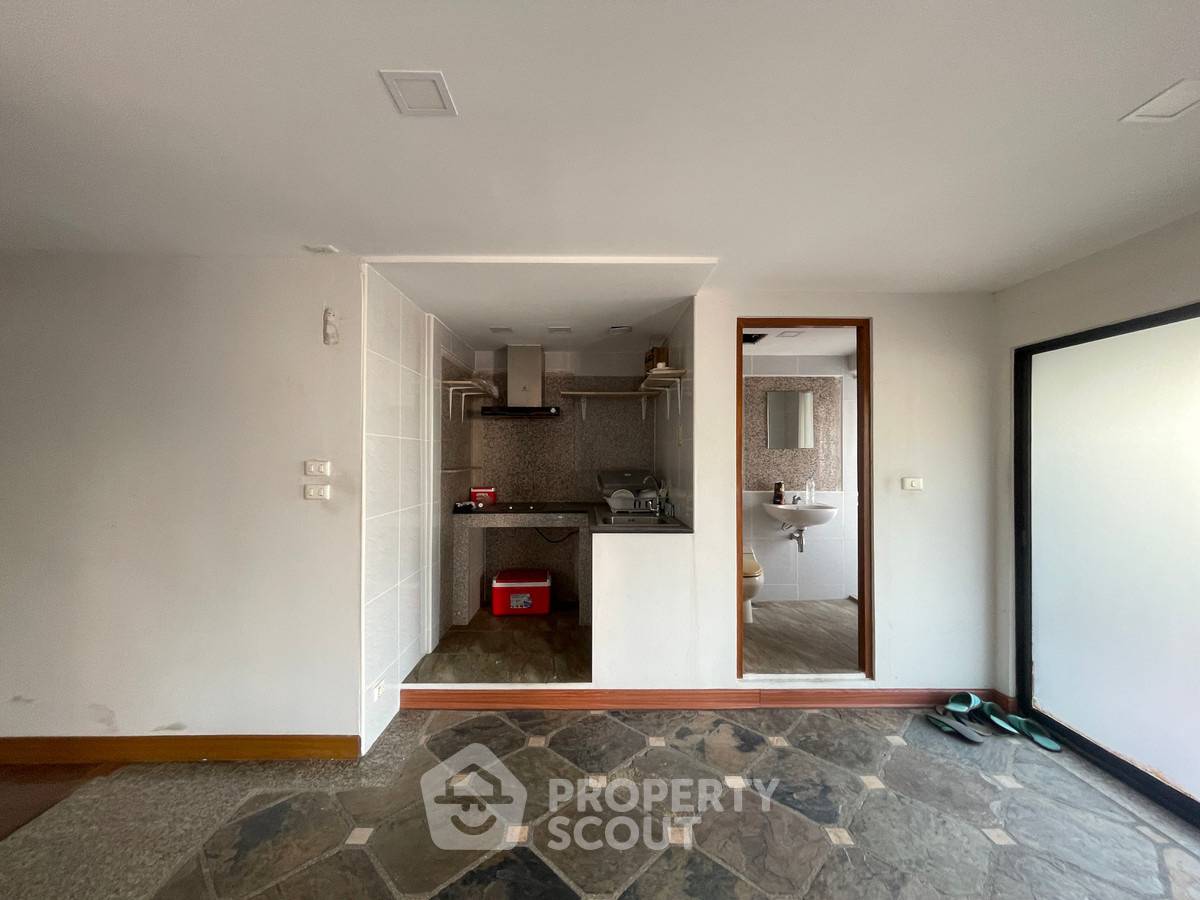รูป คอนโด 3 ห้องนอน ขนาด 205 ตร.ม. Ruamjai Heights Condominium ใกล้ ARL Makkasan (ID 2766644) - รูปที่ 6/16