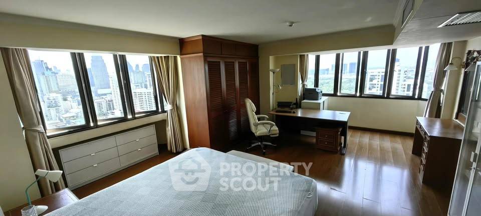 picture 2-BR Condo at Omni Tower near BTS Nana (ID 3259321) - 2/14