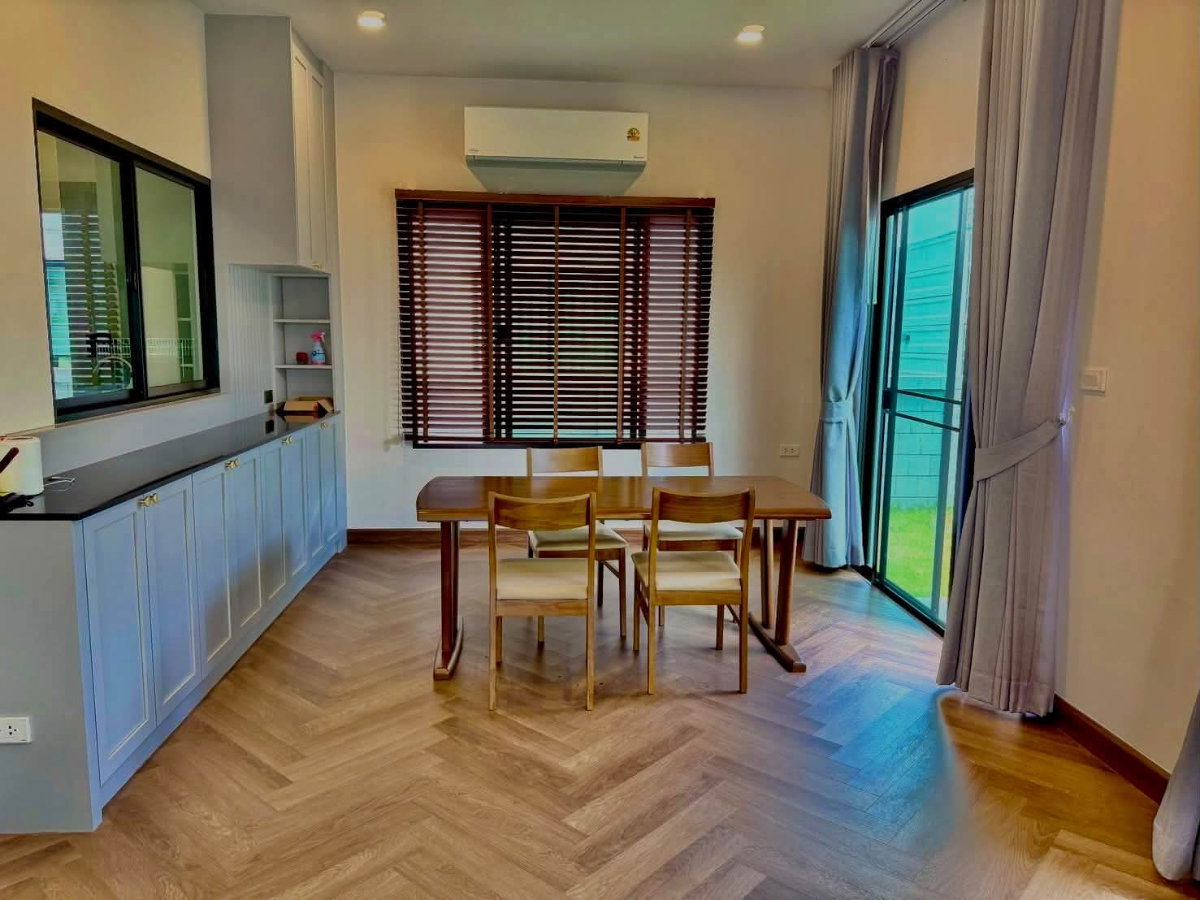 รูป ให้เช่า บ้านเดี่ยวหรู 4 ห้องนอน บริทาเนีย บางนา–ศรีวารี บ้านหลังริม ตกแต่งครบ พร้อมอยู่ 65,000 บาท/เดือน - รูปที่ 3/15