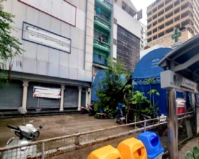 เช่าสำนักงาน ถนนราชพฤกษ์ : ให้เช่าอาคาร 4.5 ชั้น 3 คูหา /ทำเล ริมถนนรัชดาภิเษก / ห่าง BTS ตลาดพลู 500 เมตร / ห่าง เดอะมอลล์ ท่าพระ 500 เมตร  / จอดรถ 6 คัน / จดบริษัทได้