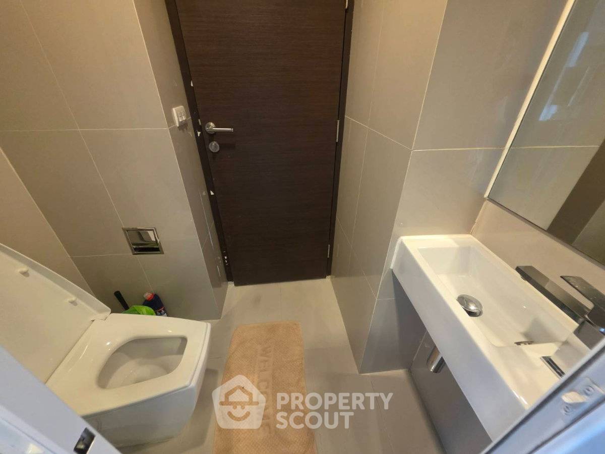 รูป คอนโด 1-ห้องนอน ที่ ริธึ่ม สาทร ใกล้ BTS สะพานตากสิน (ID 2985432) - รูปที่ 8/9