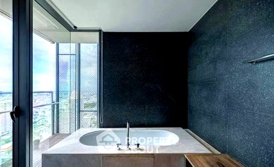 Condos for rent : 4-BR Condo at The Trendy Condominium near BTS Nana (ID 2883700)