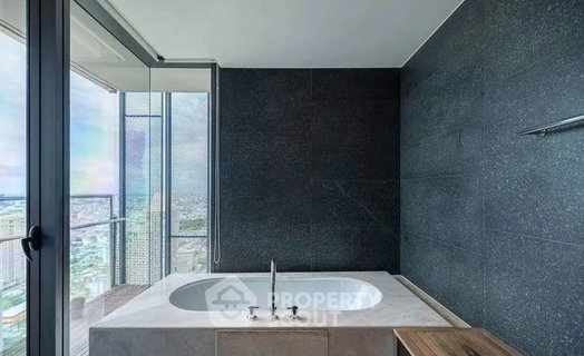 รูปภาพ 4-BR Condo at The Trendy Condominium near BTS Nana (ID 2883700)