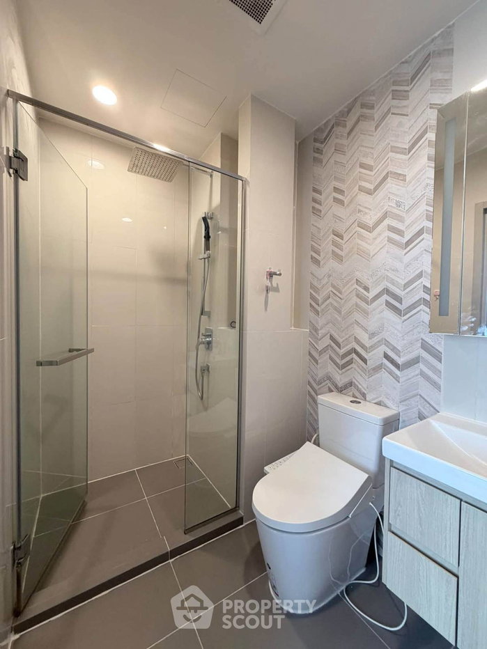 รูป คอนโดชั้น 20 ห้องนอน 1 ห้อง Oka Haus Sukhumvit 36 ใกล้ BTS ทองหล่อ (ID 3305861) - รูปที่ 5/7