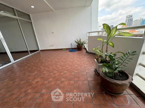 3-BR Condo at La Cascade Condominium near BTS Ekkamai (ID 2884044)