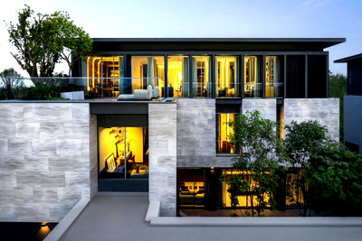 บ้านเดี่ยว ถนนศรีนครินทร์-ร่มเกล้า : ขายบ้านเดี่ยวพร้อมสระว่ายน้ำและลิฟท์ส่วนตัวในทำเลกรุงเทพกรีฑา บ้านใหม่ตกแต่งสวยพร้อมอยู่ 