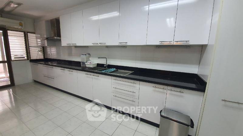 รูป คอนโด 3 ห้องนอน ขนาดกว้าง 190 ตร.ม. Baan Yen Akard Condominium (ID 2834622) - รูปที่ 5/7