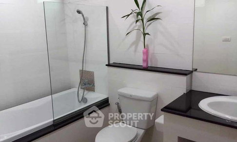 2-BR Condo at The Amethyst Sukhumvit 39 near BTS Phrom Phong (ID 2835119)