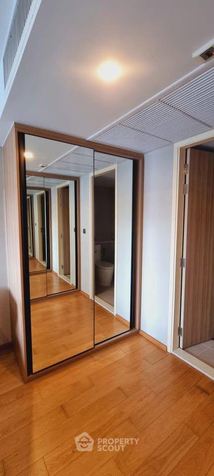 รูป ห่าง BTS ชิดลม เพียง 200 ม. | 2 ห้องนอน Na Vara Residence (ID 2121146) - รูปที่ 26/36