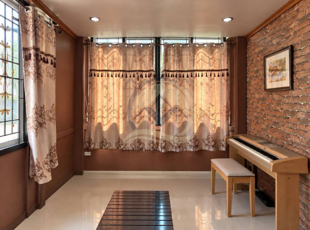 รูป โครงการบ้านพัทธรินทร์ ซอยลำลูกกา 97 ปทุมธานี บ้านใหญ่หลังมุม พร้อมของแถมจัดเต็ม ทำเลดีใกล้ทางด่วน เดินทางสะดวก ต่อรองได้ - รูปที่ 10/26