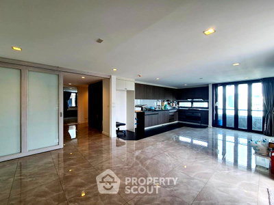 Condos for sale : Pet-Friendly 3-BR Asoke Tower For Sale Near MRT Phetchaburi (ID 2988621)