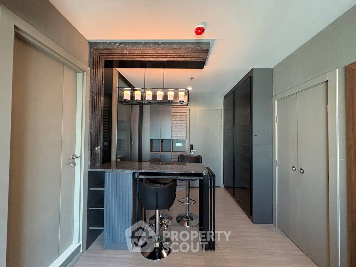 picture 2-BR Condo at Life Asoke - Rama 9 near MRT Phra Ram 9 (ID 3307087) - 3/9