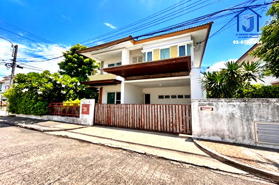 บ้านเดี่ยว ถนนปัญญาอินทรา : ขายบ้านเดี่ยว 2 ชั้น หมู่บ้านสราญสิริ รามอินทรา 2 ถนนปัญญาอินทรา หลังมุม ใกล้แฟชั่นไอส์แลนด์,รถไฟฟ้า MRT สายสีชมพู