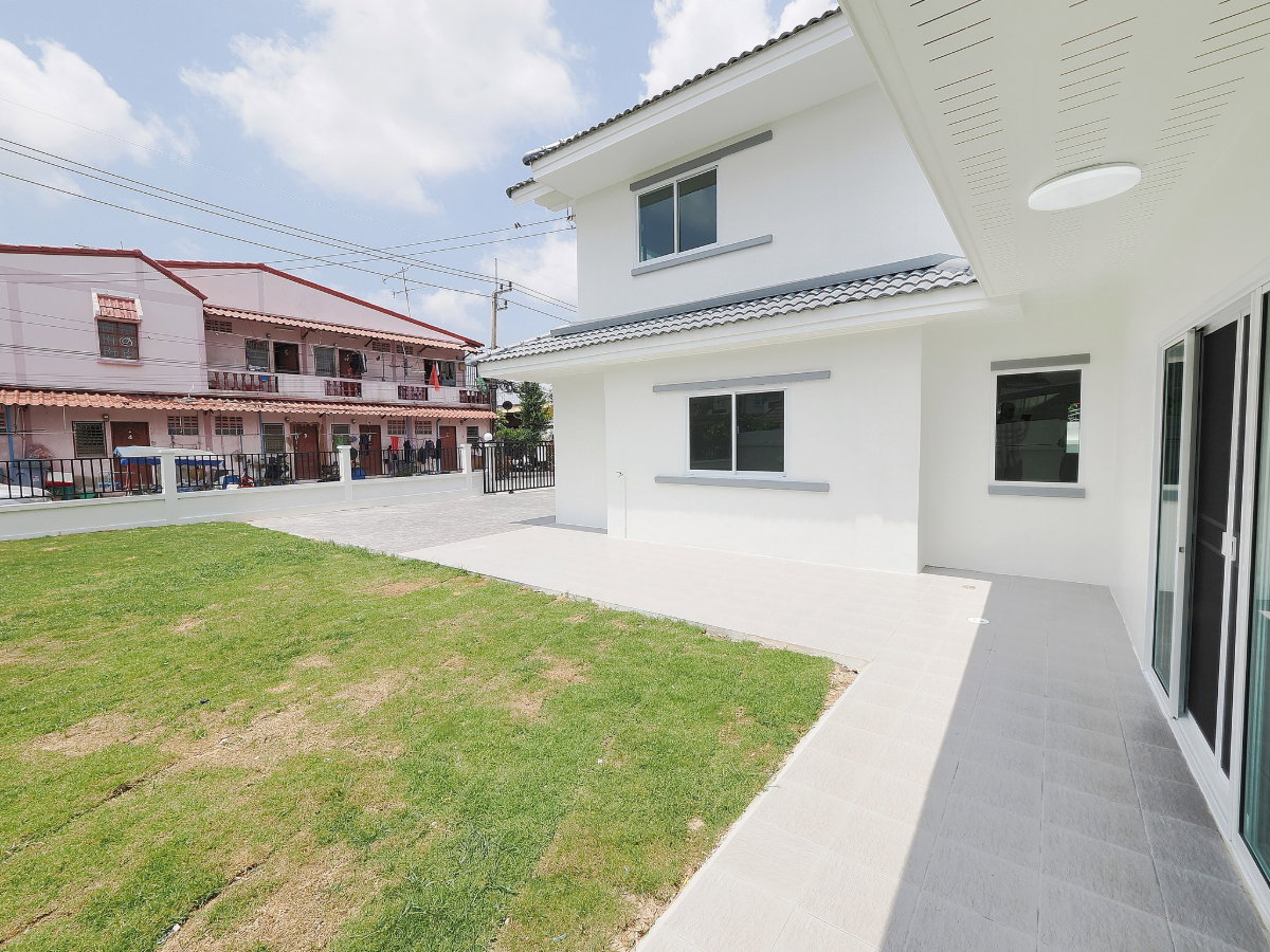 รูป ขายราคาพิเศษ บ้านเดี่ยว 2 ชั้น ม.เบญจทรัพย์นคร ขนาด 126.1 ตร.ว  6 นอน 2 น้ำ บ้านหลังใหญ่ เนื้อที่กว้าง ทำเลดีมาก เข้าอยู่ได้ทันที [เอกชัย-พระราม2] - รูปที่ 8/69